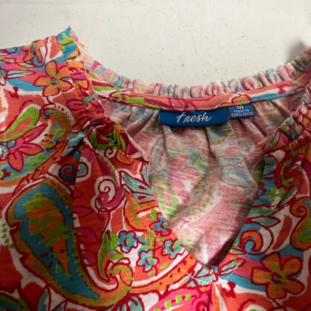 FRESH MULTICOLOR SLEEVELESS PAISLEY TOP
SIZE MEDIUM. V NECK. Cotton/polyester - Picture 5 of 10